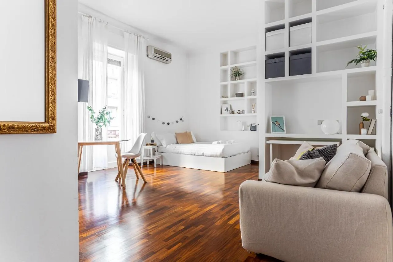 Altido Lovely Studio With Balcony In Milan